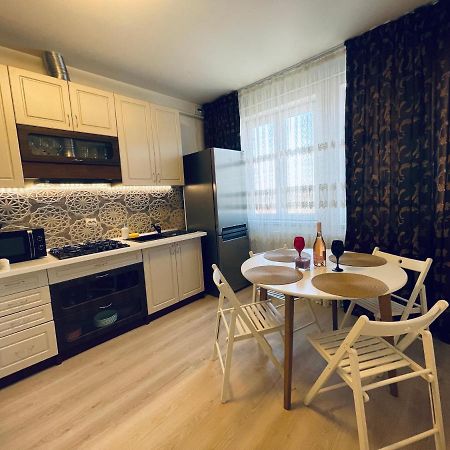 Apartament Ella Tulcsa Kültér fotó