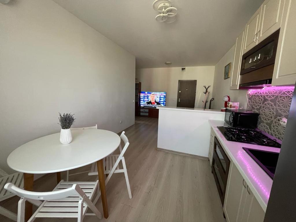 Apartament Ella Tulcsa Kültér fotó