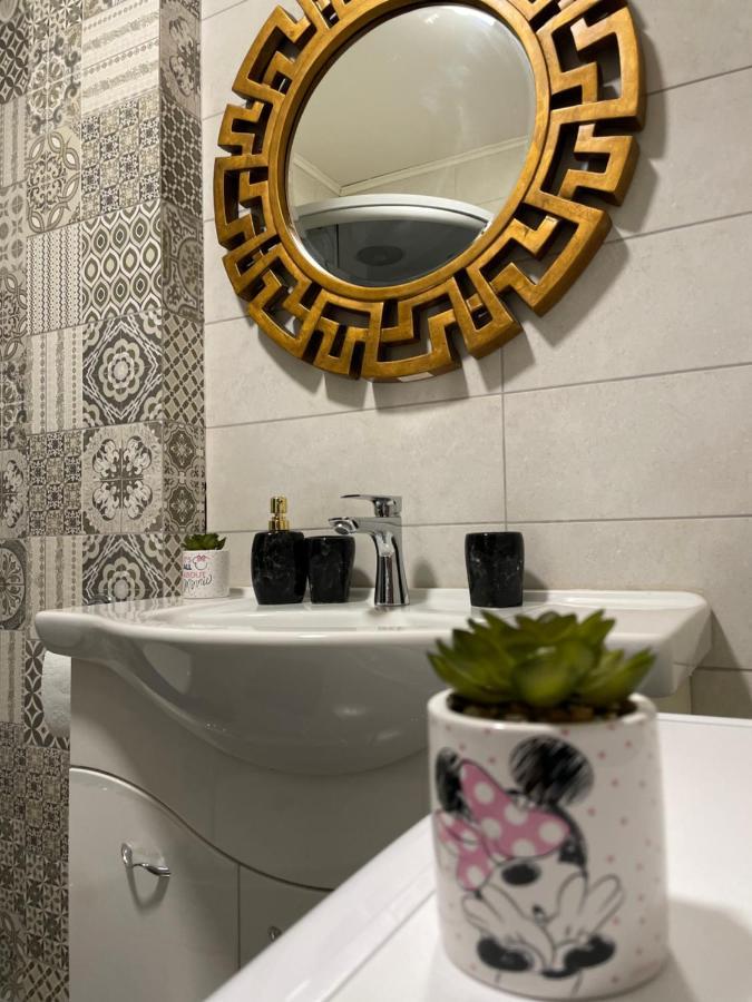Apartament Ella Tulcsa Kültér fotó