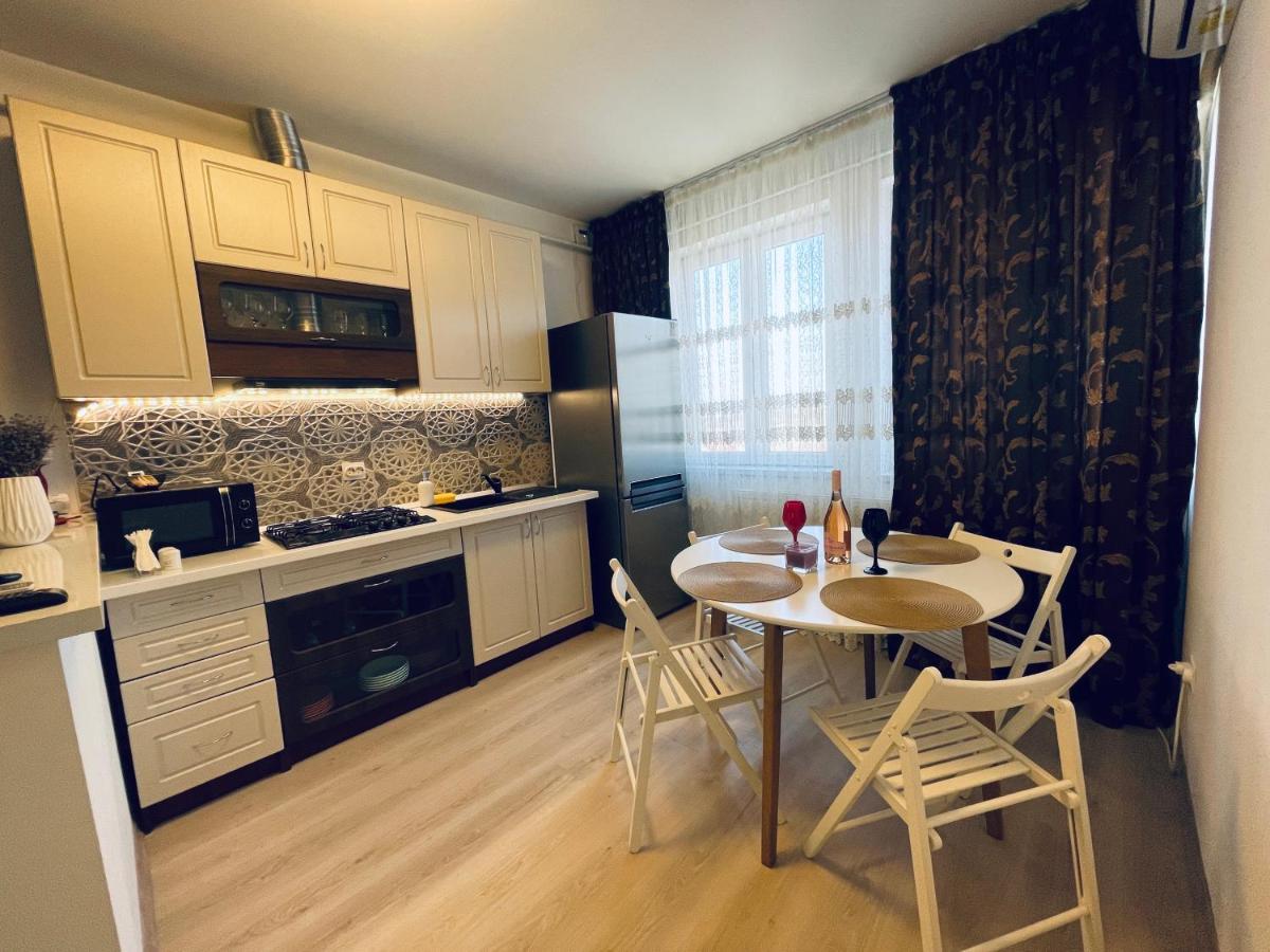 Apartament Ella Tulcsa Kültér fotó