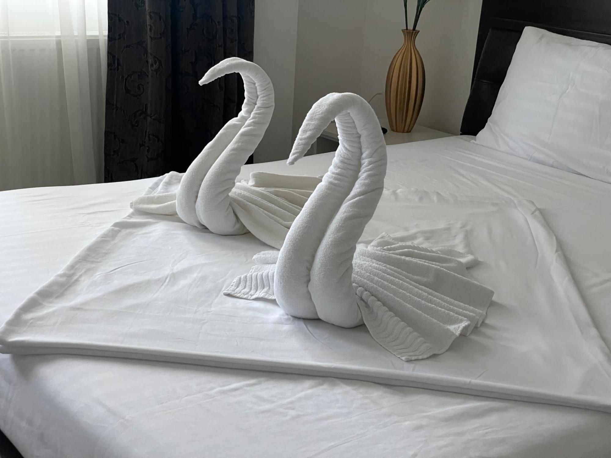 Apartament Ella Tulcsa Kültér fotó